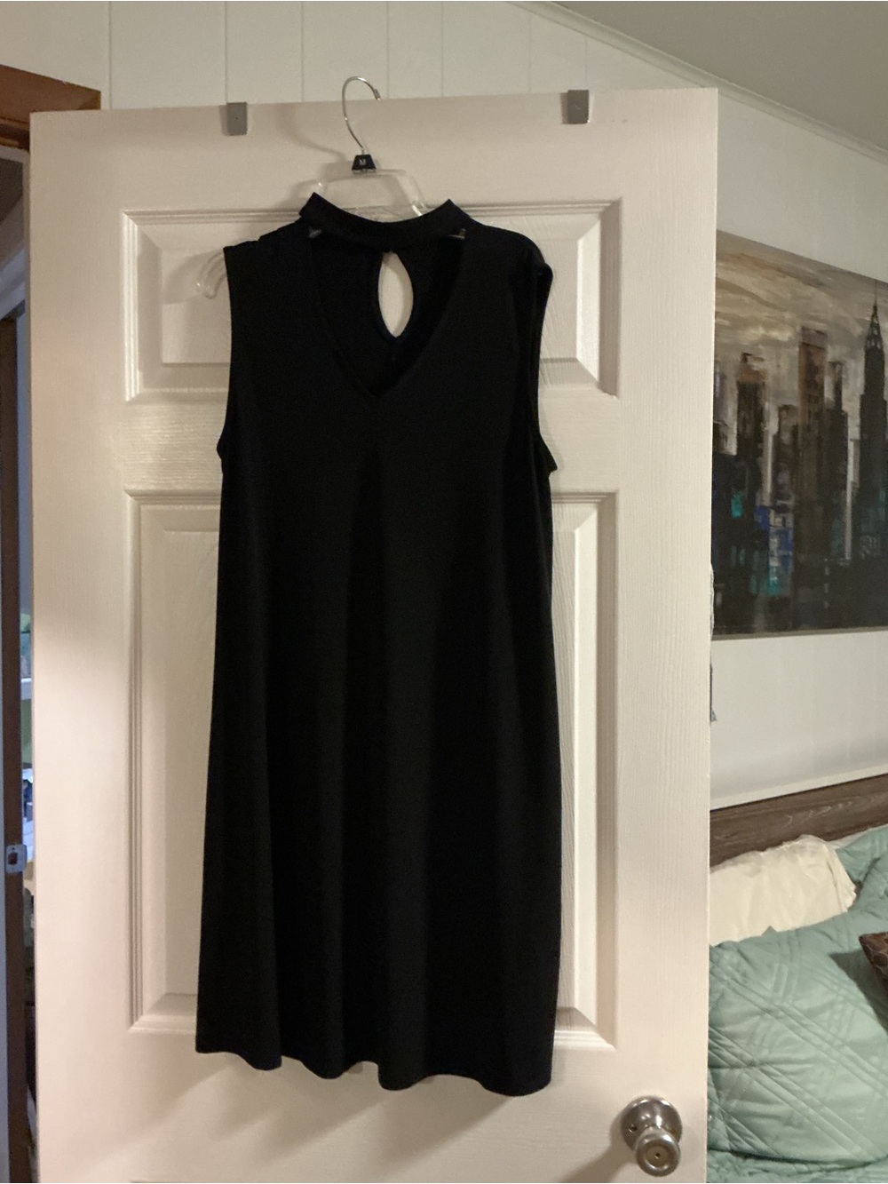 Black Sleeveless Keyhole Neck Dress - Brand: